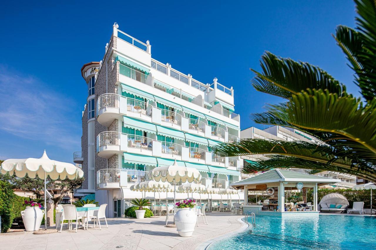 Hotel Punta Dell'Est Lignano Sabbiadoro Exterior foto